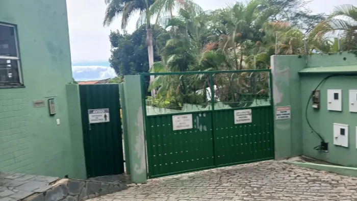 Excelente Casa 03 Quartos, condomínio fechado!
