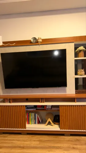Rack com Painel para TV + Estante | Madeira | Excelente Estado