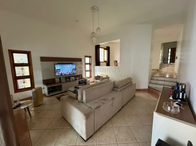 Casa Condomínio 03 Dormitórios - Damha I