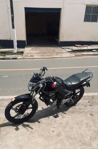 Moto 150 com a frente da Start