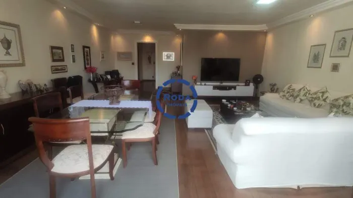 Apartamento a venda próximo da praia em Santos, localizada no bairro do Embaré.