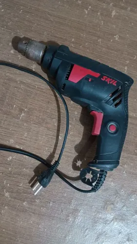 Furadeira Skil função martelete 127v