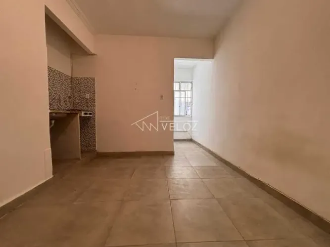 Kitnet/Conjugado : / Residencial / Centro