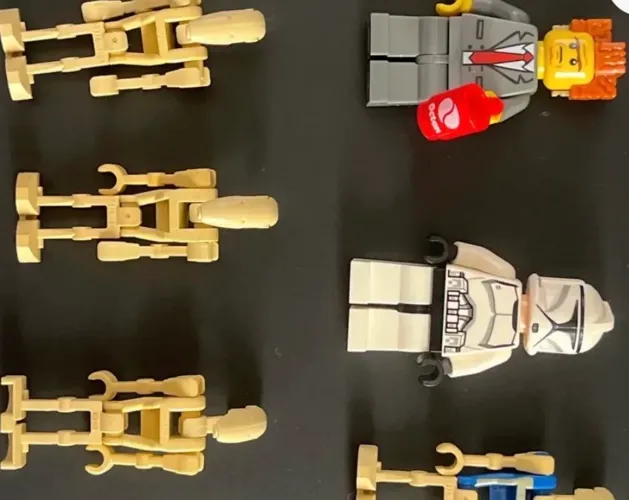 6 bonecos lego reservados