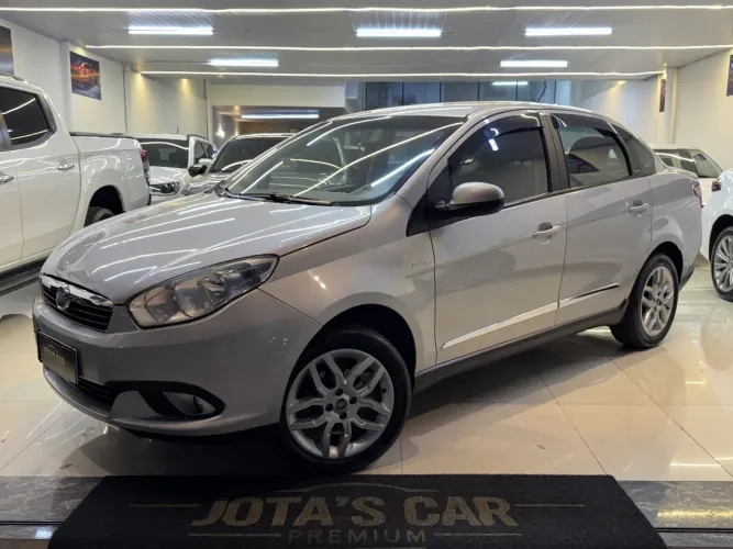 Fiat Grand Siena Essence 1.6 Flex 16V 2013