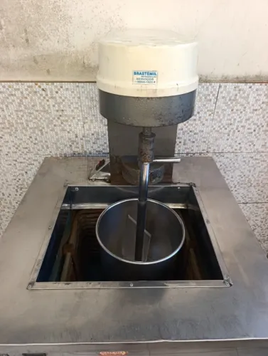 Máquina de sorvetes e picolés