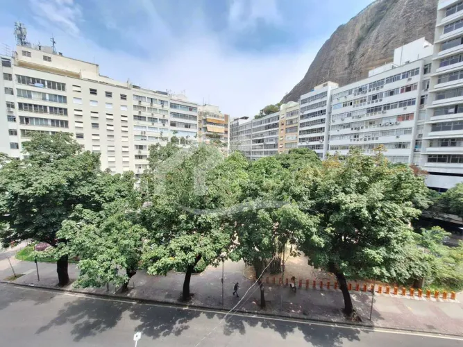 TRÊS QUARTOS COM VAGA NA ESCRITURA E VISTA PARA O VERDE!!!!!