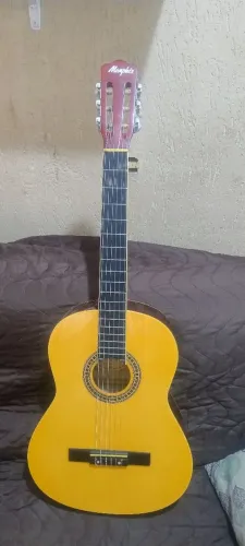 Vendo violão de nylon