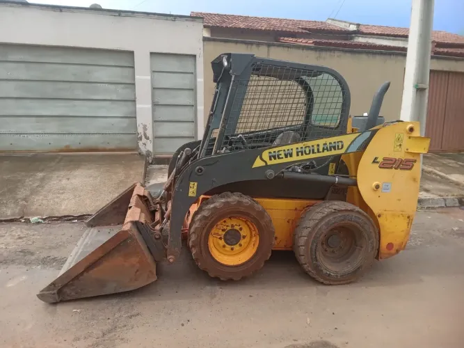 Bob cat New holland 215