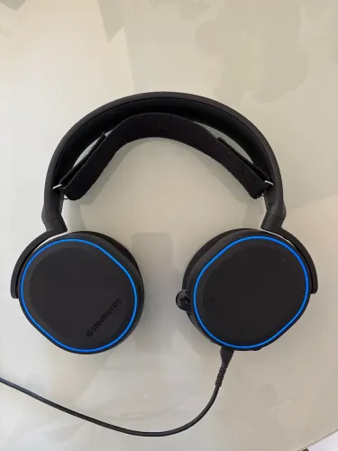 Headset Steelseries Arctis 5 com SoundCard