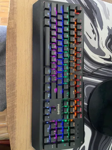 Teclado gamer Mecânico Philips Momentum Switch Azul