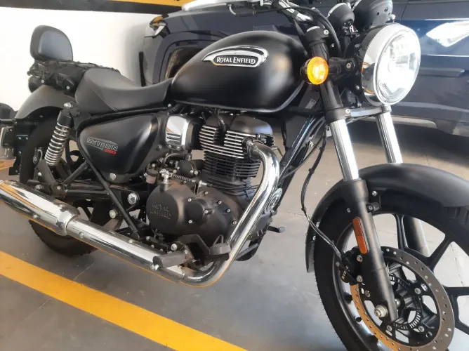 Vendo com apenas 220 km