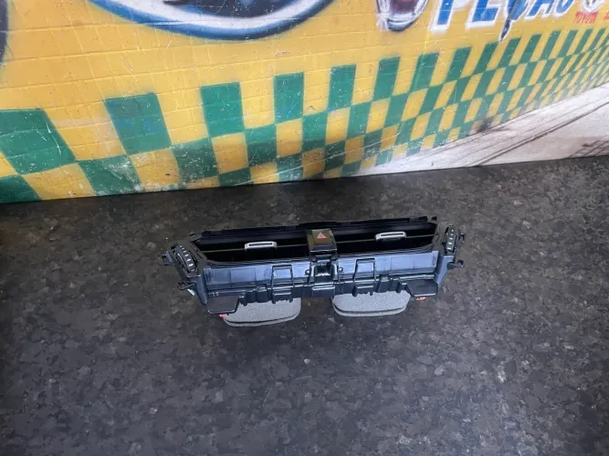 Difusor de ar central Toyota corolla grs 2023 55670-02a10