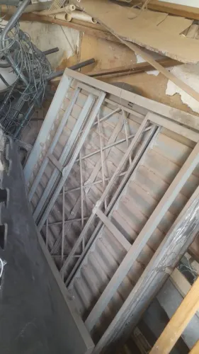 Vendo duas janelas Sasazaki