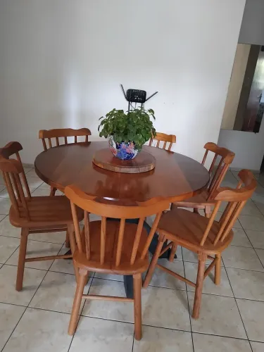Vendo ou troco por outra mesa retangula pra 6 cadeiras