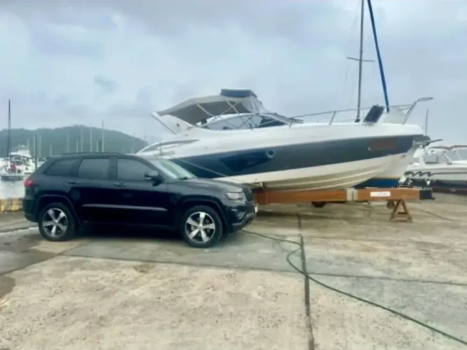 Phantom 303 2019 - 2x Mercruiser QSD 170 Diesel com 220 Horas