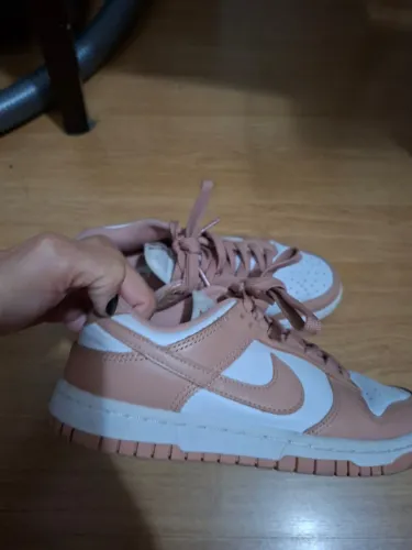 tenis dunk low nike rose tamanho 35