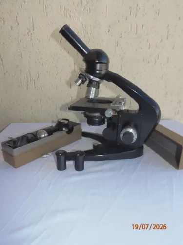 Microscópio Antigo. ACEITO OFERTA ou TROCA.