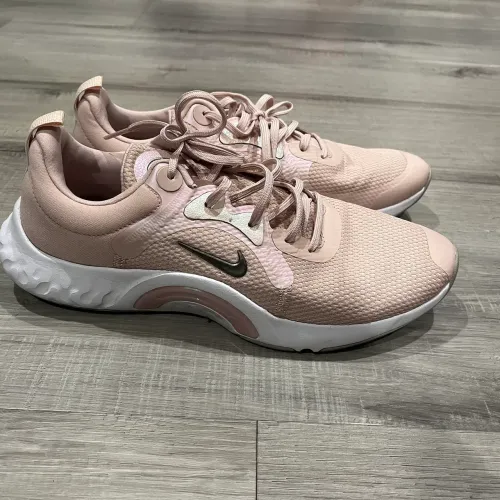 Tênis Nike Renew In-Season TR 11 rosê feminino