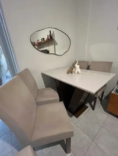 Mesa de Jantar 120x80 + 4 Cadeiras | Excelente Estado | Moderna