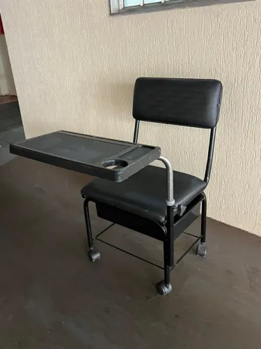 Vendo cadeira de manicure 