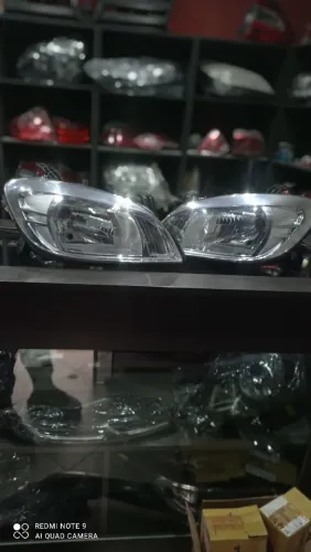 Par faróis Celta Prisma