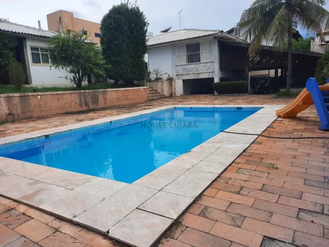 CASA A VENDA NO BAIRRO SANTA ROSA