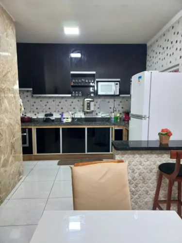 Belíssima casa de condomínio