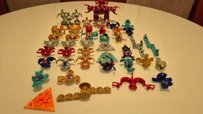 LOTE BAKUGAN ORIGINAIS - R$ 100,00 CADA - VEJA DISPONIBILIDADE