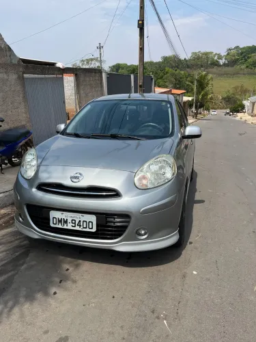 Nissan March SR 1.6 16V Flex Fuel 5P 2013