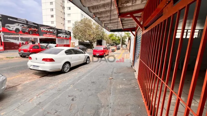 Casa Comercial 501m² ao lado da Praça do avião e República do Líbano Setor Aeroporto Goiân