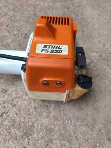 Roçadeira STIHL FS 220