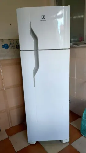 Geladeira Eletrolux Duplex 260l