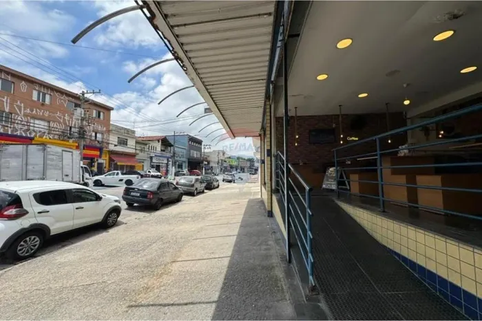 Imóvel Comercial com Padaria em Funcionamento + Casa 3 Dormitórios na Rua Frei Ruperto de 