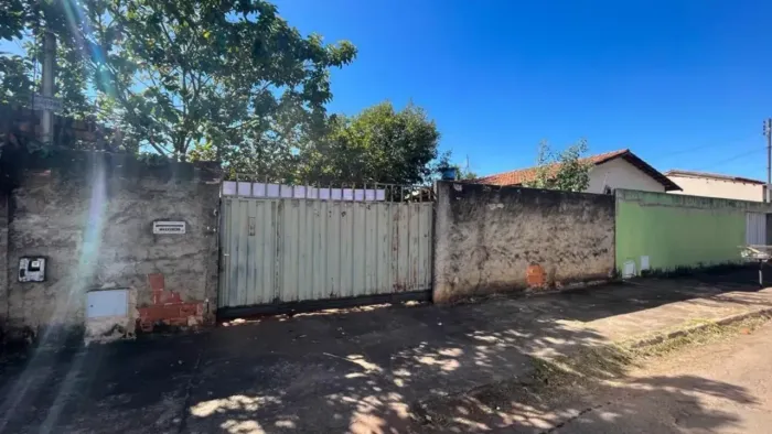 Lote para venda com 360m no Urias Magalhães