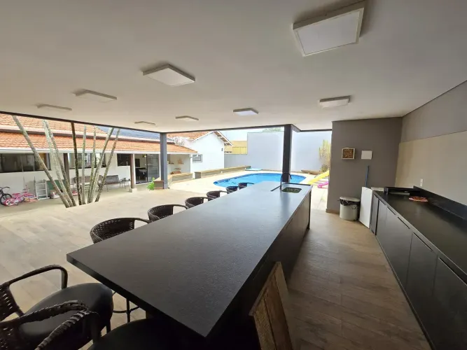 Casa à venda - 3 quartos (1 suíte) churrasqueira e piscina - Vila Sonia - Botucatu - SP