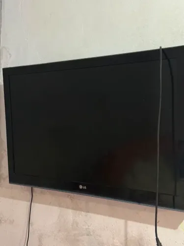 Vendo televisão 42 polegadas 600 e Geladeira funcionando perfeitamente bem * 
