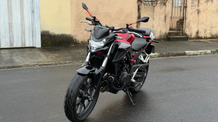 Vendo cb 500 f novíssima moto não possui nenhum risco