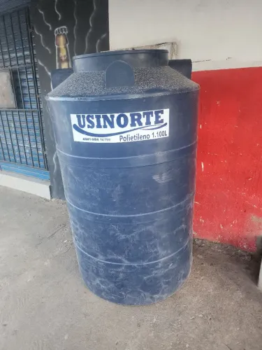 CAIXA D'ÁGUA DE 1.100 LITROS NOVAS