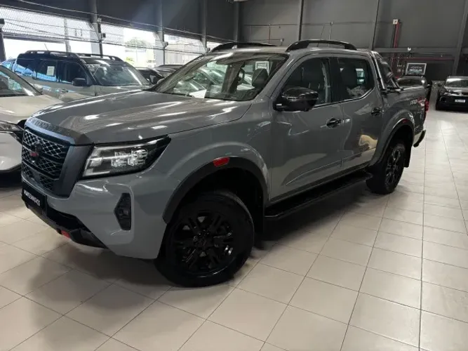 Nissan Frontier Pro4x CD 4X4 2.3 Bi-TB Die. AUT 2023