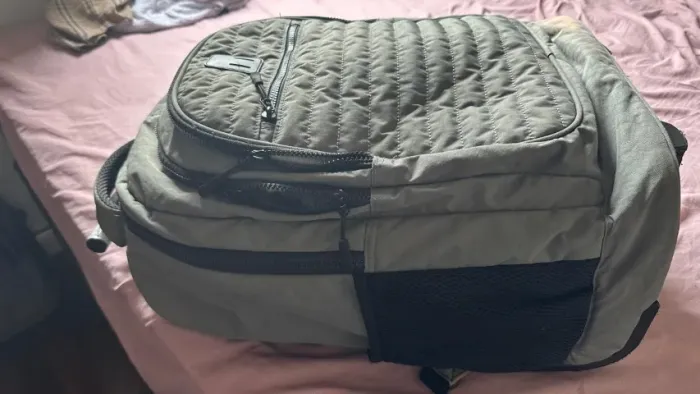 Mochila adulto com carrinho - ótima conservação