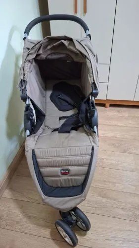 Carrinho de bebê - Britax - B-agile - Em ótimo estado 