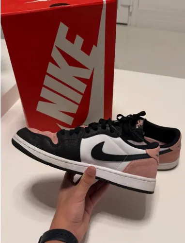 Tênis Nike Air Jordan 1 Low OG Bleached Coral Rosa