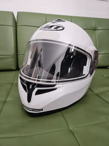 Capacete MT articulado/escamoteável tamanho 56 branco