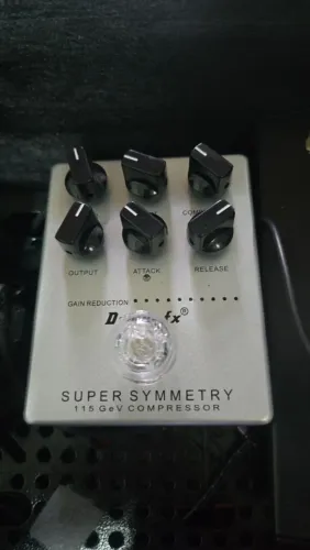 Pedal Demonfx Super Symmetry Compressor