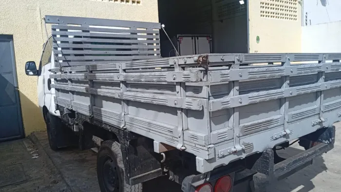 Vendo Carroceria para Bongo ou HR