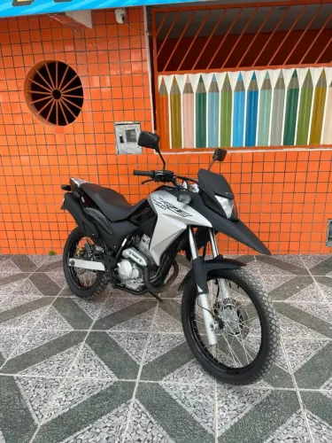 Xre 300 2018