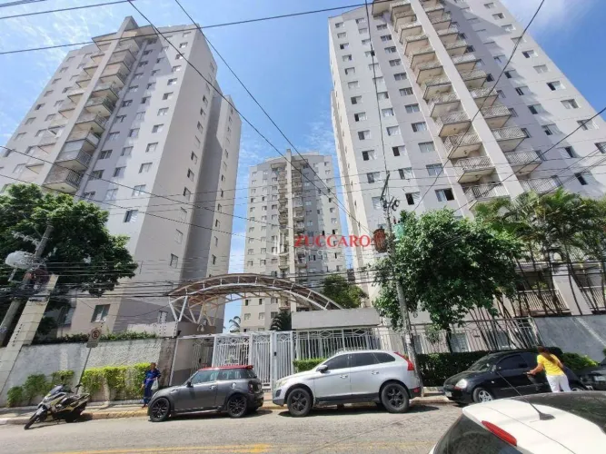 Apartamento com 3 dormitórios para alugar, 65 m² por R$ 3.163,00/mês - Vila das Bandeiras