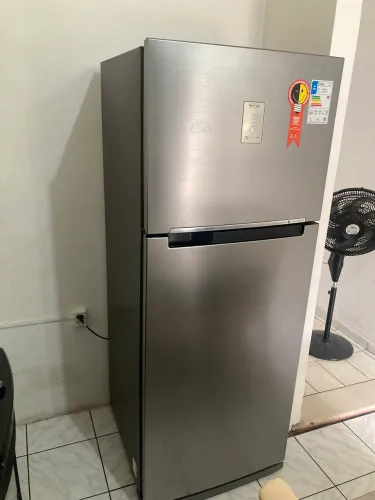 Geladeira nova pouco usada