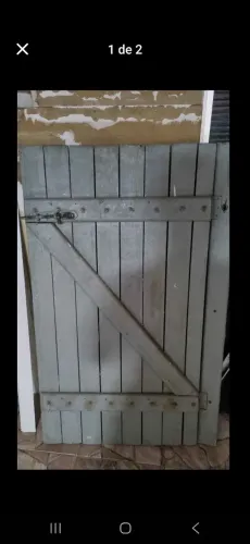 Vendo portão de madeira